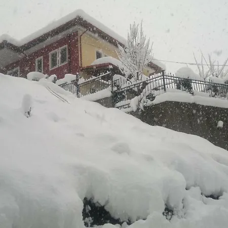 μονοκατοικία με θέα στη λίμνη πλαστήρα Feriehus