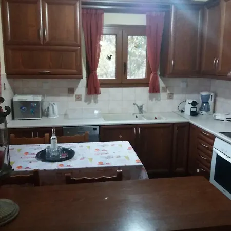 Feriehus μονοκατοικία με θέα στη λίμνη πλαστήρα Kalývia Fylaktís