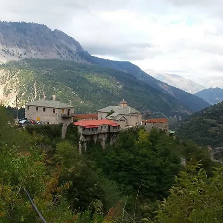 μονοκατοικία με θέα στη λίμνη πλαστήρα
